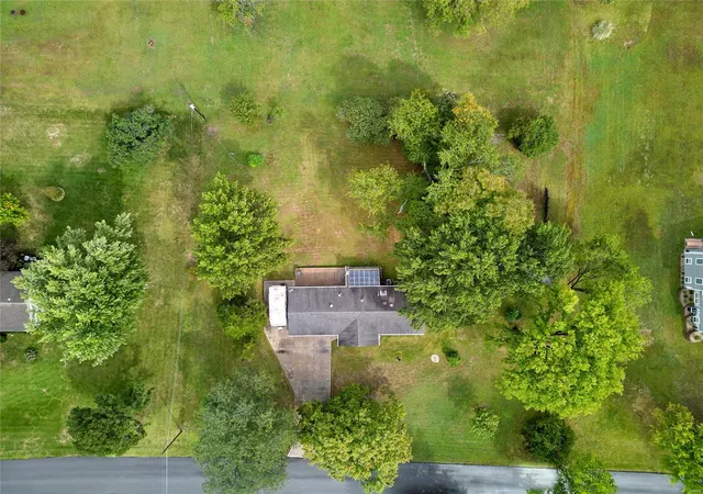 Photo 2 of Single Family Residence at 9 Sunrise Ln, Saint Peters, MO 63376 | MLS# MIS24058659 | | Sold on 2024-10-11