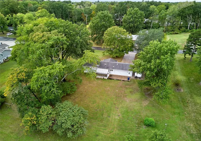 Photo 4 of Single Family Residence at 9 Sunrise Ln, Saint Peters, MO 63376 | MLS# MIS24058659 | | Sold on 2024-10-11