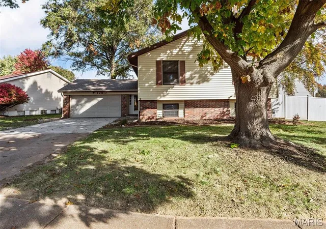 Photo 1 of Single Family Residence at 12817 Sandfield Dr, Saint Louis, MO 63146 | MLS# MIS24058749 |  | Sold on 2025-06-04