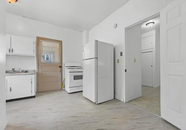Photo 4 of Single Family Residence at 4151 Concordia Ave, Saint Louis, MO 63116 | MLS# MIS24058899 | | Sold on 2025-01-17