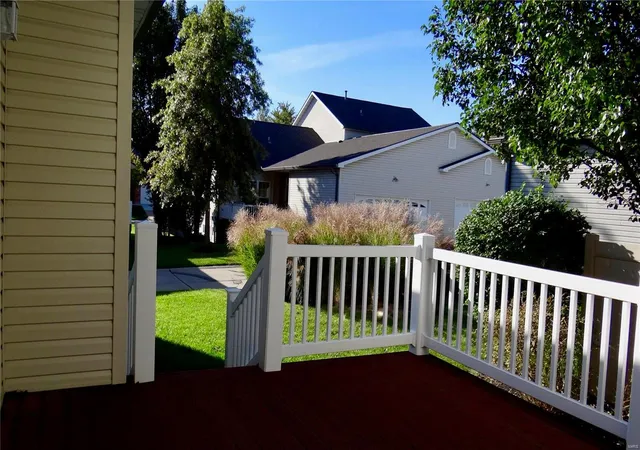 Photo 3 of Villa at 786 Queens Court Pl, Saint Peters, MO 63376 | MLS# MIS24059334 |  | Sold on 2025-02-24
