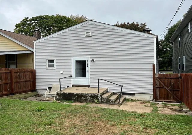 Photo 1 of Single Family Residence at 6222 Carlsbad Ave, Saint Louis, MO 63116 | MLS# MIS24059405 |  | Sold on 2024-11-14
