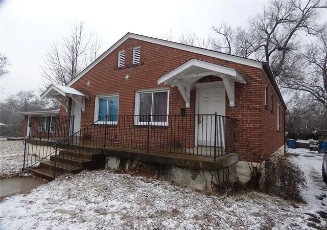 Photo 2 of Single Family Residence at 7705 W Bruno Ave, Saint Louis, MO 63117 | MLS# MIS24059768 | | Sold on 2025-06-30