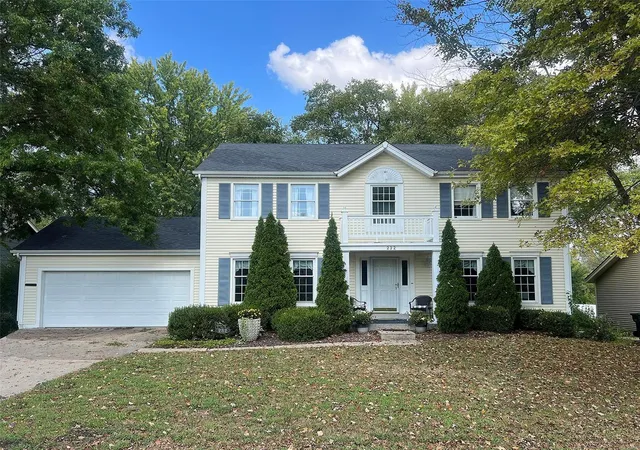 Single Family Residence at 232 Hunters Pointe Dr, Saint Charles, MO 63304 | MLS# MIS24059906 | | Sold on 2024-12-27