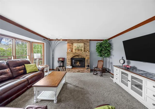 Photo 2 of Single Family Residence at 232 Hunters Pointe Dr, Saint Charles, MO 63304 | MLS# MIS24059906 | | Sold on 2024-12-27