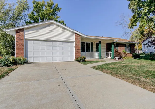 Single Family Residence at 406 Kimberly Ln, Saint Peters, MO 63376 | MLS# MIS24059981 | | Sold on 2025-01-08