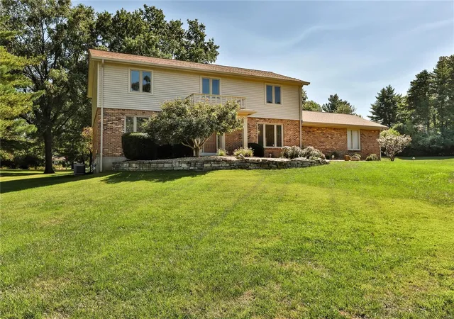 Single Family Residence at 118 Petite Royale Ct, Saint Louis, MO 63141 | MLS# MIS24060255 | | Sold on 2025-02-13