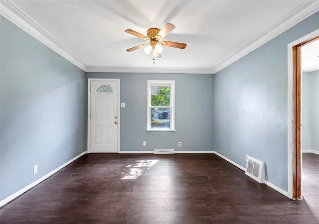 Photo 2 of Single Family Residence at 3579 Long Dr, Saint Ann, MO 63074 | MLS# MIS24060303 | | Sold on 2024-10-09