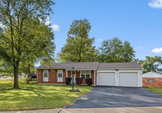 Photo 3 of Single Family Residence at 5243 Butler Hill Estates Dr, Saint Louis, MO 63128 | MLS# MIS24060554 | | Sold on 2024-12-19