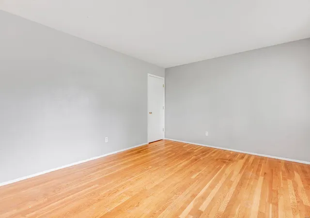 Photo 3 of Single Family Residence at 1748 Grafton Dr, Saint Louis, MO 63136 | MLS# MIS24060665 | | Sold on 2025-01-21