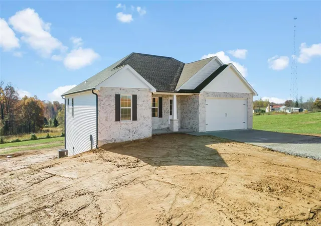 Photo 3 of Single Family Residence at 19572 Penstemon Ln, Marble Hill, MO 63764 | MLS# MIS24060746 | | Sold on 2025-04-30