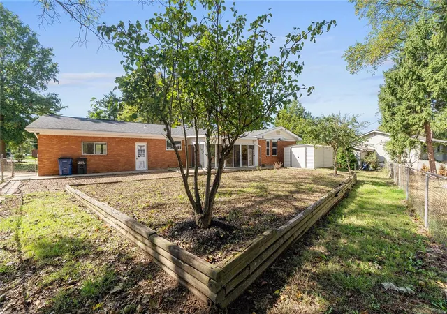 Photo 3 of Single Family Residence at 12662 Whispering Hills Ln, Saint Louis, MO 63146 | MLS# MIS24060764 | | Sold on 2024-12-23