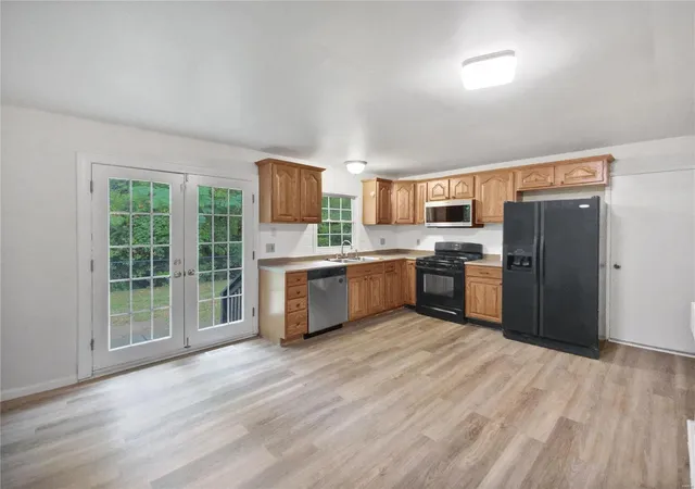 Photo 1 of Single Family Residence at 1517 Shadow Wood Dr, Saint Charles, MO 63303 | MLS# MIS24060823 |  | Sold on 2025-02-25