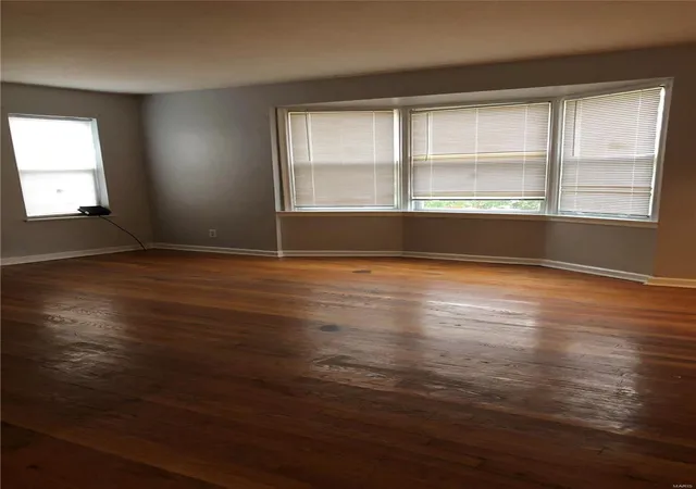 Photo 4 of Single Family Residence at 509 Thurston Ave, Saint Louis, MO 63134 | MLS# MIS24061181 | | Sold on 2025-04-14