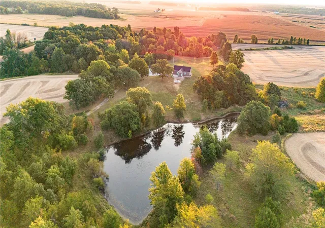 Photo 1 of Farm at 22040 Route Mm, Shelbina, MO 63468 | MLS# MIS24061458 | | Sold on 2025-01-02