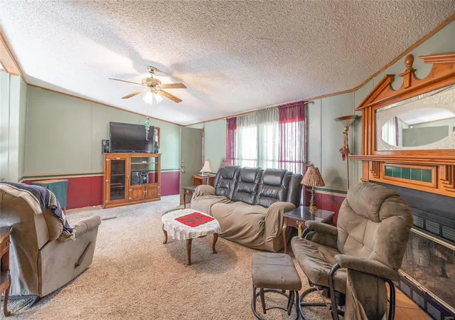 Photo 2 of Single Family Residence at 16205 Hickory Lane, Saint Robert, MO 65584 | MLS# MIS24061517 | | Sold on 2024-12-23