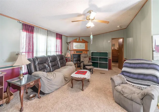 Photo 3 of Single Family Residence at 16205 Hickory Lane, Saint Robert, MO 65584 | MLS# MIS24061517 | | Sold on 2024-12-23