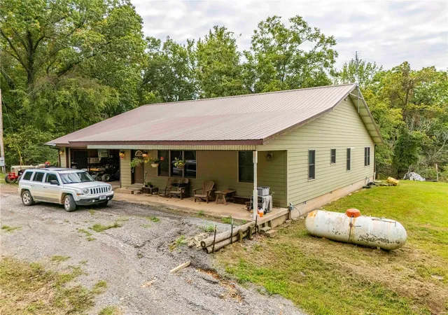 Photo 2 of Farm at 21967 County Road 510, Bloomfield, MO 63825 | MLS# MIS24062330 |  | Sold on 2024-12-19