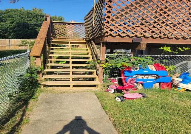 Photo 4 of Single Family Residence at 347 Horn Ave, Saint Louis, MO 63125 | MLS# MIS24062443 | | Sold on 2024-12-30