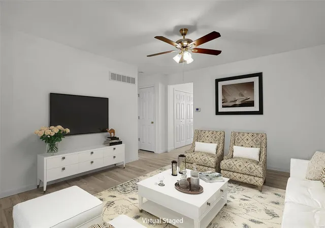 Photo 2 of Villa at 3748 Southern Manor Dr, Saint Louis, MO 63125 | MLS# MIS24062639 |  | Sold on 2025-01-31
