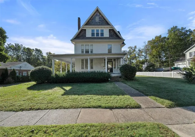 Single Family Residence at 550 Ridge Ave, Saint Louis, MO 63119 | MLS# MIS24062653 | | Sold on 2025-01-06