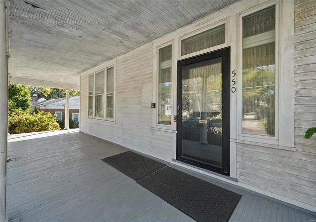 Photo 3 of Single Family Residence at 550 Ridge Ave, Saint Louis, MO 63119 | MLS# MIS24062653 | | Sold on 2025-01-06