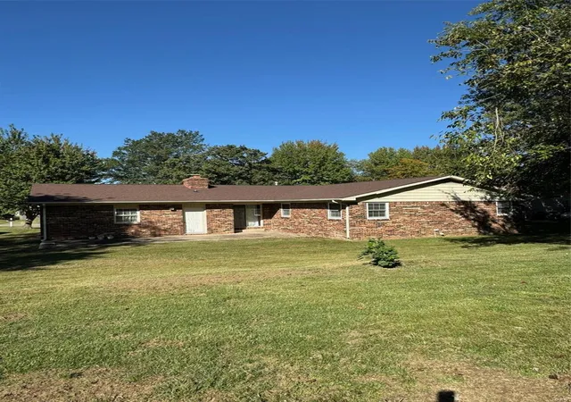 Photo 3 of Single Family Residence at 9 Adams Dr, Dexter, MO 63841 | MLS# MIS24062834 |  | Sold on 2025-01-06