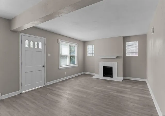 Photo 2 of Single Family Residence at 7125 Farley Ave, Saint Louis, MO 63121 | MLS# MIS24062920 | | Sold on 2025-02-24