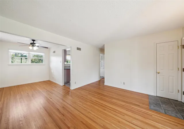 Photo 3 of Single Family Residence at 10514 Roscommon Dr, Saint Louis, MO 63123 | MLS# MIS24063017 |  | Sold on 2025-01-15