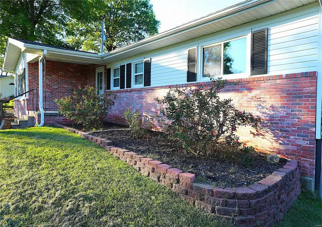 Photo 2 of Single Family Residence at 519 E Bean Ave, Puxico, MO 63960 | MLS# MIS24063070 | | Sold on 2025-04-25