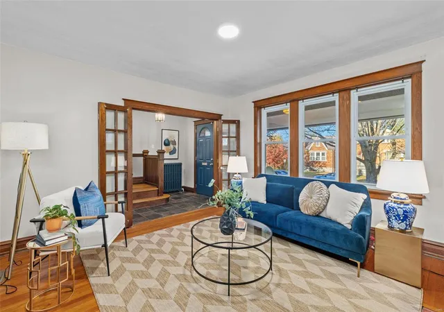 Photo 3 of Single Family Residence at 3918 Meramec St, Saint Louis, MO 63116 | MLS# MIS24063230 | | Sold on 2024-12-23