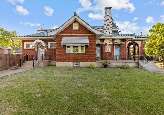 Photo 4 of Single Family Residence at 5802 Columbia Ave, Saint Louis, MO 63139 | MLS# MIS24063424 | | Sold on 2025-01-02
