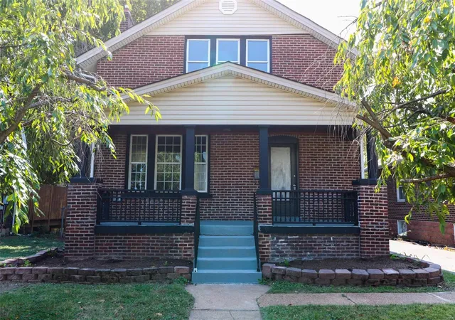 Single Family Residence at 8820 Windom Ave, Saint Louis, MO 63114 | MLS# MIS24063468 | | Sold on 2025-05-30