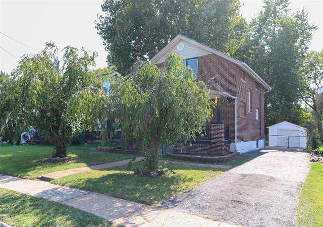 Photo 2 of Single Family Residence at 8820 Windom Ave, Saint Louis, MO 63114 | MLS# MIS24063468 | | Sold on 2025-05-30