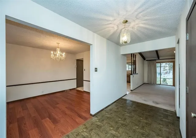 Photo 4 of Single Family Residence at 18 Lake Meramec Dr, Saint Peters, MO 63376 | MLS# MIS24063474 |  | Sold on 2024-12-30