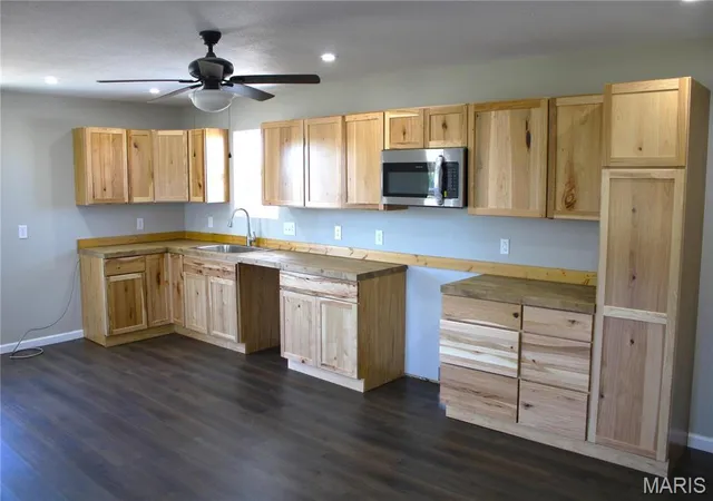 Photo 4 of Single Family Residence at 25 Private Road 2454, Huntsville, MO 65259 | MLS# MIS24063539 | | Sold on 2025-11-07