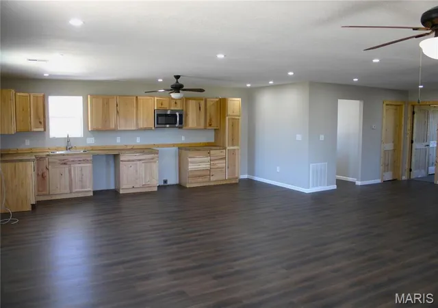 Photo 5 of Single Family Residence at 25 Private Road 2454, Huntsville, MO 65259 | MLS# MIS24063539 | | Sold on 2025-11-07