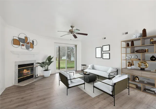 Photo 2 of Condominium at 6 Sugarwood Ct #4, Saint Peters, MO 63376 | MLS# MIS24063585 | | Sold on 2025-04-30