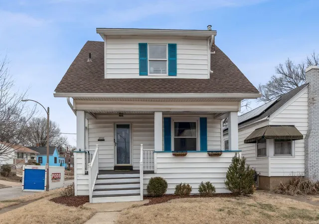 Single Family Residence at 2720 Bennett Ct, Saint Louis, MO 63139 | MLS# MIS24063692 | | Sold on 2025-04-09