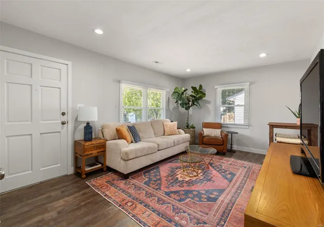 Photo 1 of Single Family Residence at 1118 Sanders Dr, Saint Louis, MO 63126 | MLS# MIS24063829 | | Sold on 2025-01-16