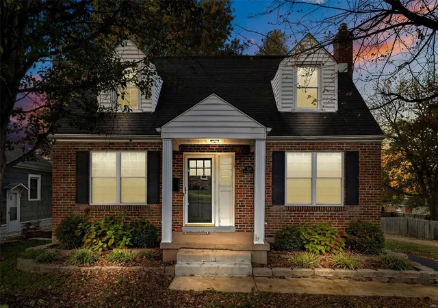Single Family Residence at 7225 Nottingham Ave, Saint Louis, MO 63119 | MLS# MIS24063887 | | Sold on 2024-12-19