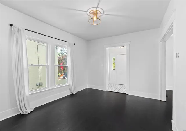 Photo 4 of Single Family Residence at 833 Atalanta Ave, Saint Louis, MO 63119 | MLS# MIS24064041 |  | Sold on 2025-01-09