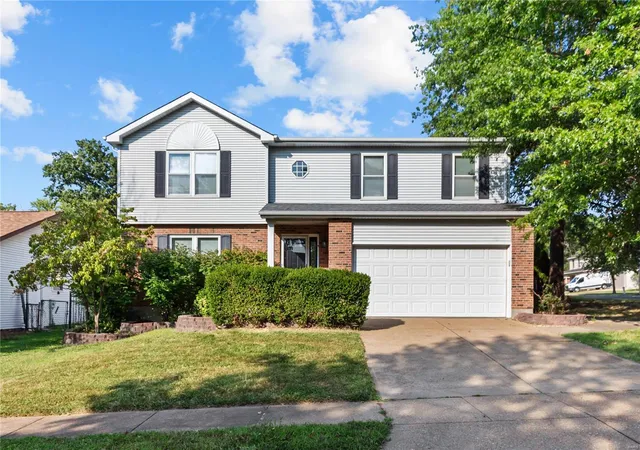 Single Family Residence at 600 Sedan Park Ct, Saint Louis, MO 63125 | MLS# MIS24064100 | | Sold on 2025-01-14