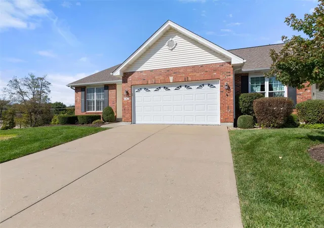 Photo 2 of Condominium at 26 Gatetower Dr #2A, Saint Peters, MO 63376 | MLS# MIS24064483 |  | Sold on 2025-01-10