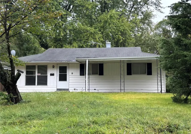 Single Family Residence at 10535 Durness Dr, Saint Louis, MO 63137 | MLS# MIS24064556 | | Sold on 2024-12-20