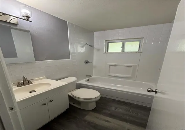 Photo 3 of Single Family Residence at 10535 Durness Dr, Saint Louis, MO 63137 | MLS# MIS24064556 | | Sold on 2024-12-20