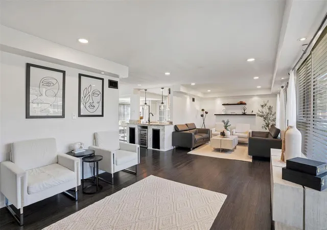 Photo 3 of Single Family Residence at 4014 Seibert Ave, Saint Louis, MO 63123 | MLS# MIS24064616 |  | Sold on 2025-02-10