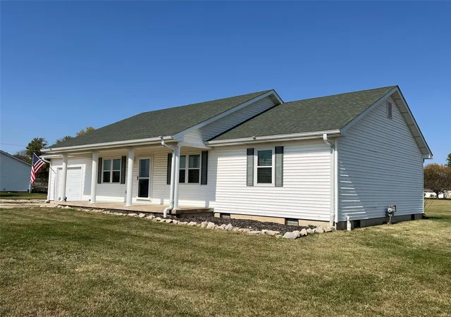 Photo 3 of Single Family Residence at 602 Mcgee Ln, Shelbina, MO 63468 | MLS# MIS24064662 |  | Sold on 2025-05-22