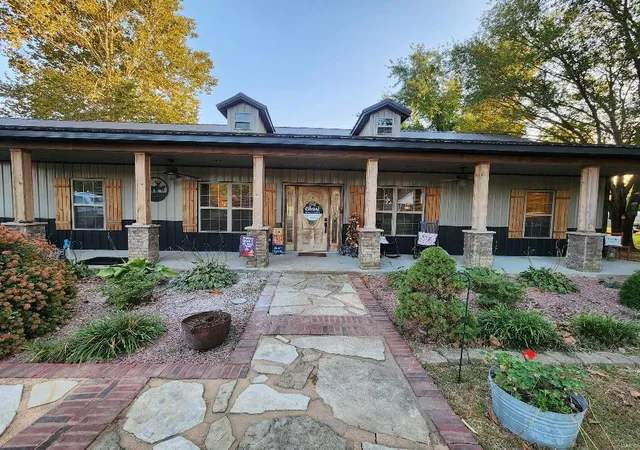 Photo 3 of Single Family Residence at 440 Judy Ave, Bernie, MO 63822 | MLS# MIS24064826 | | Sold on 2024-12-27