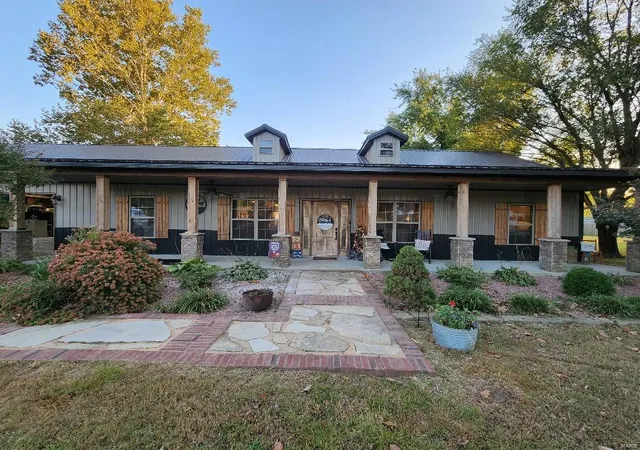 Photo 4 of Single Family Residence at 440 Judy Ave, Bernie, MO 63822 | MLS# MIS24064826 | | Sold on 2024-12-27